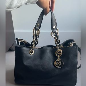 Micheal Kors purse with shoulder strap